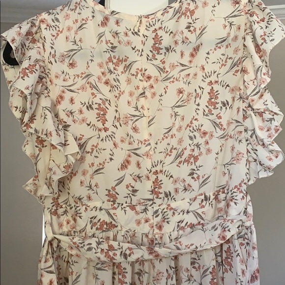 SHEIN Floral wrap dress with flutter sleeve - Picture 9 of 10